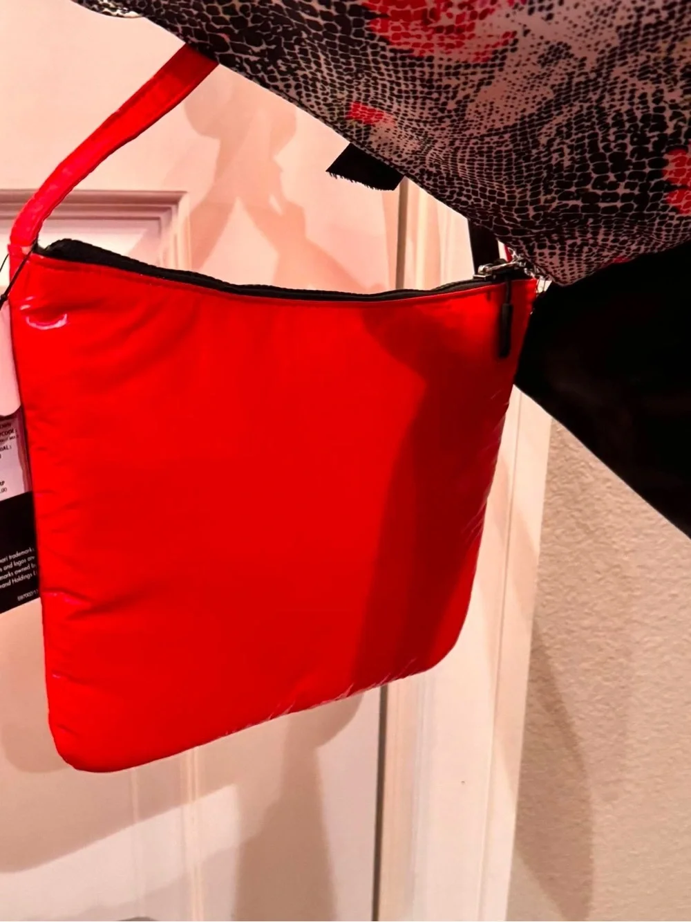 Tahari bold shoulder pattern